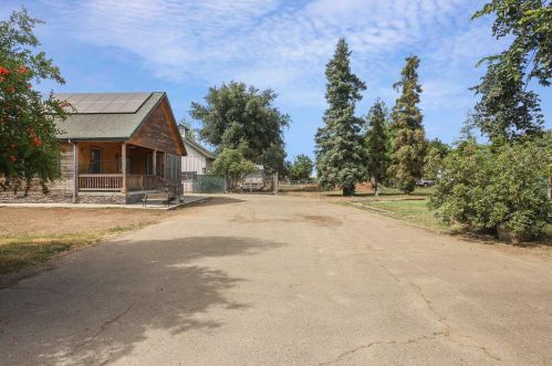 5057 Harney Ln, Lodi CA  95240-6922 exterior