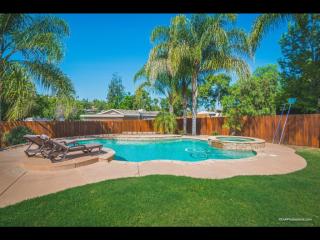 9222 Emerald Grove Ave, Lakeside, CA 92040-3716