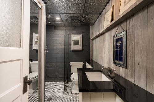 6578 Washington Cir, Milwaukee WI 53213-2460 exterior