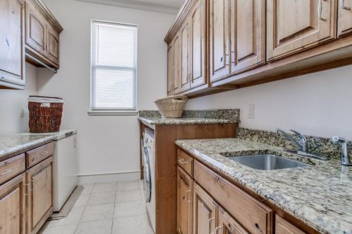 2613 Whispering Oaks Cv, Cedar Hill TX 75104-4556 exterior