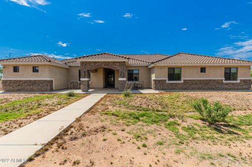 9847 El Paso St, Mesa, AZ 85207-5330