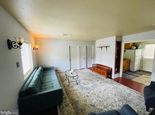 24 Tower Rd, Upper Freehold Township, NJ 08514-2427