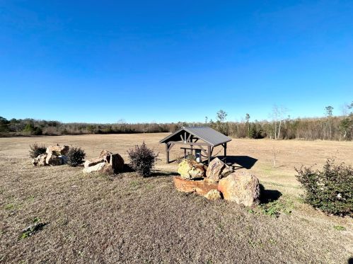 1069 Railroad Ave, Defuniak Springs FL  32433 exterior