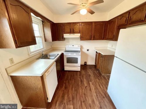 2112 Kaiser Dr, Fredericksburg VA  22407-1335 exterior