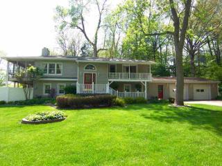 2609 Woodland Dr, Le Claire, IA 52753-9317