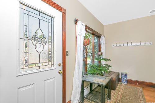 15 16th St, New Hyde Park NY  11040-4914 exterior