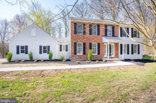 1141 Red Oak Dr, Boothwyn, PA 19060-1529