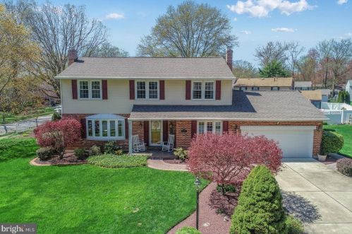2301 Beacon Hill Dr, Wilmington, DE 19810-2520