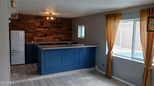 6327 20th Ave, Phoenix AZ  85015-1502 exterior