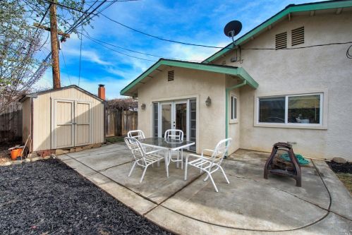 200 Juniper St, Vacaville CA 95688-2736 exterior