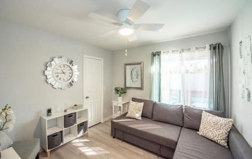 1031 Gale St, Escondido CA  92027-1230 exterior