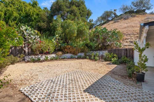 1720 Calle Poniente, Santa Barbara CA  93101-4916 exterior