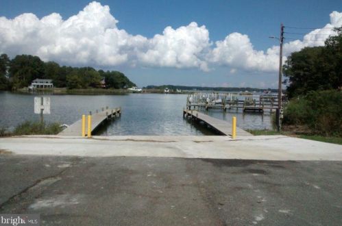 84 Cove Ln, Montross VA  22520-4026 exterior