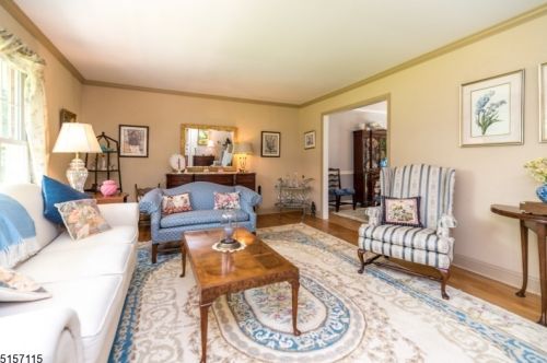 6 Cheryle Way, Annandale NJ  08801-3416 exterior