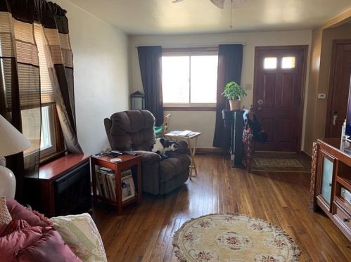 635 Ascension Dr, Pittsburgh, PA 15122-3801