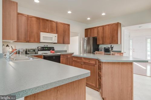 26 Colonel Miles Ct, Harpers Ferry WV  25425-3109 exterior