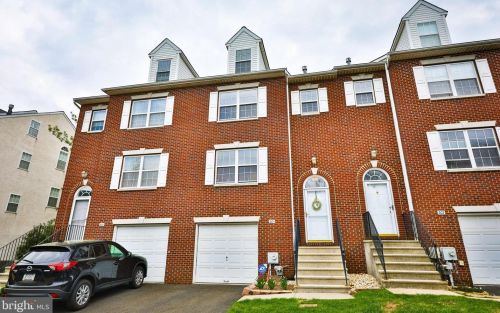201 Carol Ct, Lansdale, PA 19446-1575