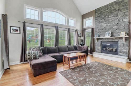 6 Austin Way, Marlborough NY  12542-5539 exterior