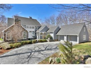 81 Old Logging Rd, Bedford, NY 10506-1604