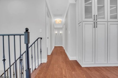 52 Reinman Rd, Warren NJ  07059-5102 exterior