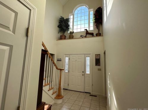225 Matthew St, Waterbury, CT 06712-1417