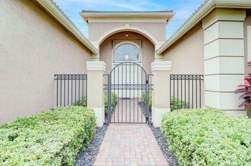 10468 Whitewind Cir, Boynton Beach, FL 33473-7878