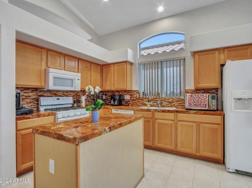 19809 49 Ave, Glendale AZ  85304-4311 exterior