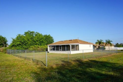 2 Catalina Ct, Kissimmee FL  34758-3912 exterior