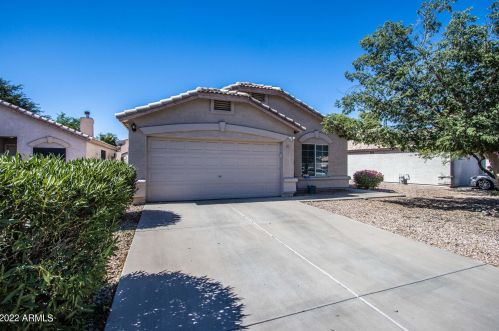 821 Saragosa St, Chandler, AZ 85225-8905
