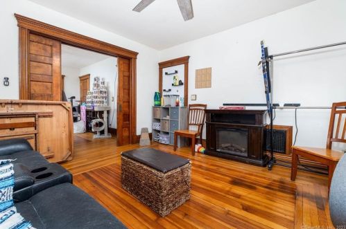 357 Chestnut St, New Britain CT 06051-2322 exterior