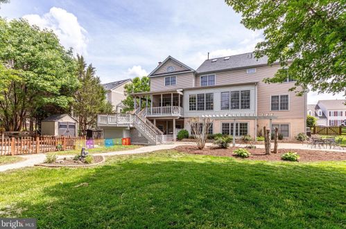 12664 Crabtree Falls Dr, Bristow VA  20136-2161 exterior