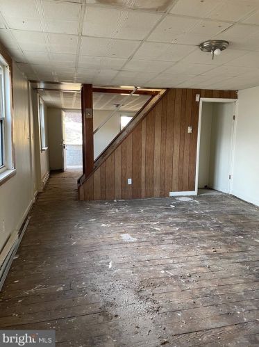 17 Coles St, Glendon, PA 17948-2301