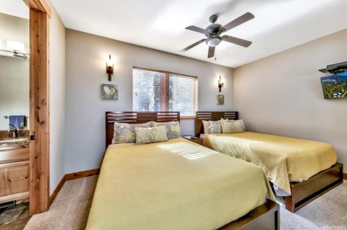 1393 Wildwood Ave, South Lake Tahoe CA  96150-8621 exterior