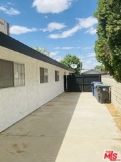 814 Lightcap St, Lancaster CA 93535-2720 exterior