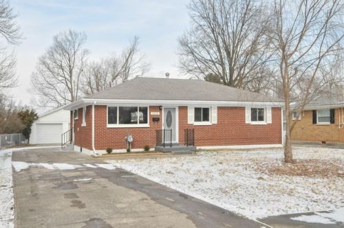 1535 Anna Ln, Louisville, KY 40216-5466