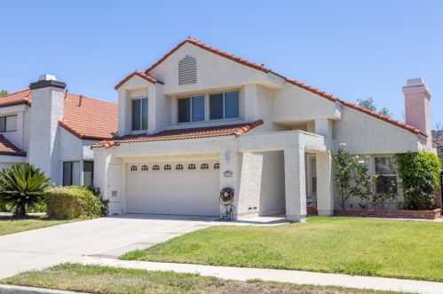 5576 Honeyman St, Simi Valley, CA 93063-5018
