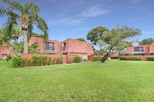 619 Buttonwood Ln, Boynton Beach, FL 33436-7124