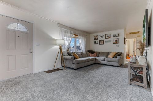 2804 Columbus St, Darbydale OH  43123-2863 exterior