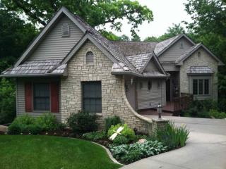 1505 Brown Deer Rd, Iowa City, IA 52241-1044