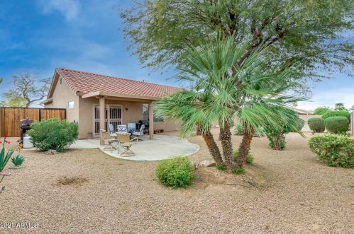 1492 Westchester Dr, Chandler AZ 85249-5091 exterior