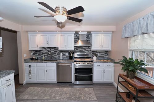 230 Iola St, Glenshaw, PA 15116-2029