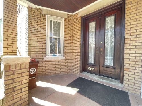 88-30 86th St, Jamaica, NY 11421-1202