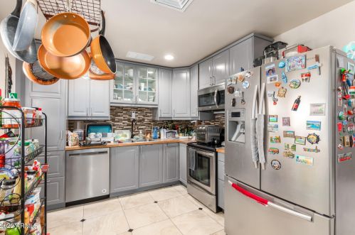 12602 37 Ave, Phoenix AZ 85053-4616 exterior