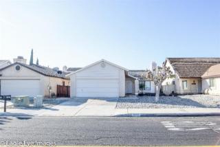16831 Silica Dr, Victorville, CA 92395