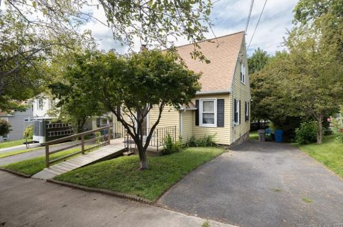 51 Wooding St, Bristol, CT 06010-4314
