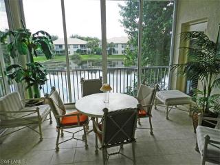 1054 Egrets Walk Cir, Naples FL  34108-2408 exterior