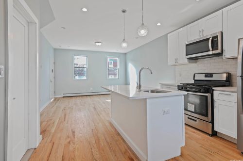 1837 26th Ave, Long Island City, NY 11102-3541