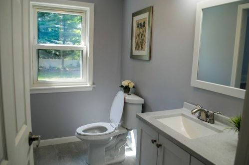 2 Butterfield Ln, Stratham NH  03885-2344 exterior