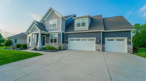 2853 Bonita Dr, Valpo IN  46385-7075 exterior