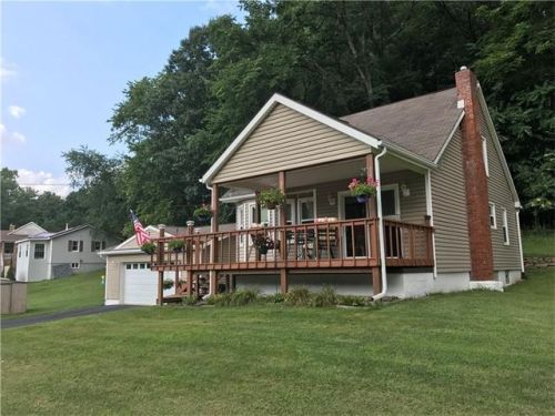 2830 River Rd, Vandergrift PA  15690-6100 exterior